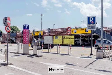 Parcheggio Park C Aeroporto Treviso foto 1