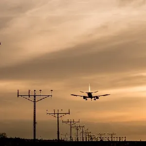aereo che atterra